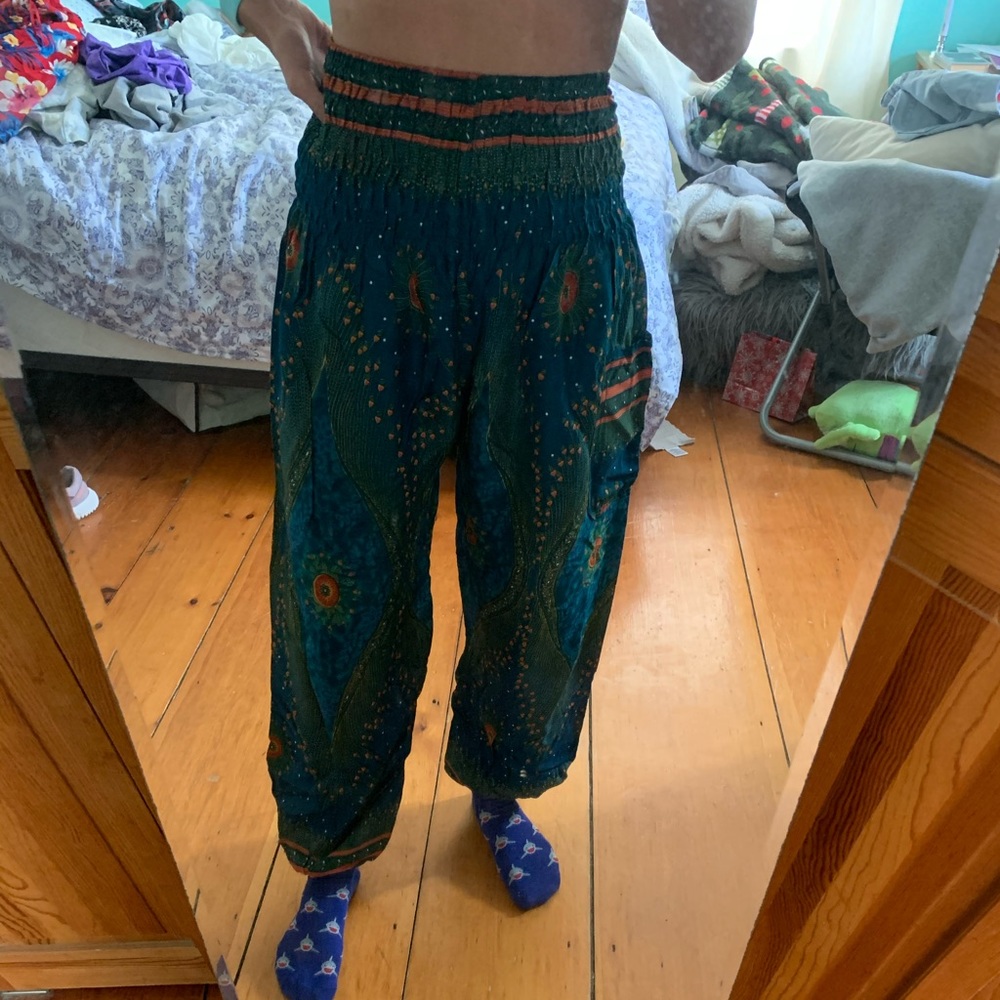 Printed flowy pants
